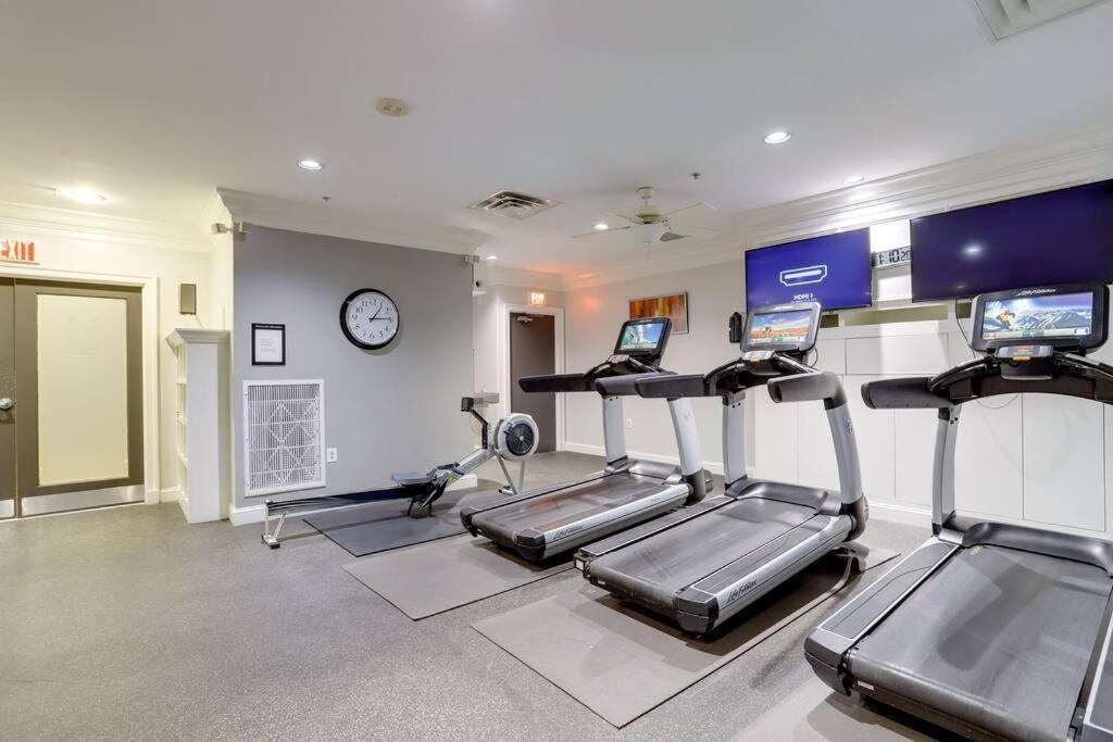 Fantastic 2 Bedroom Condo At Ballston With Gym Арлингтон Экстерьер фото