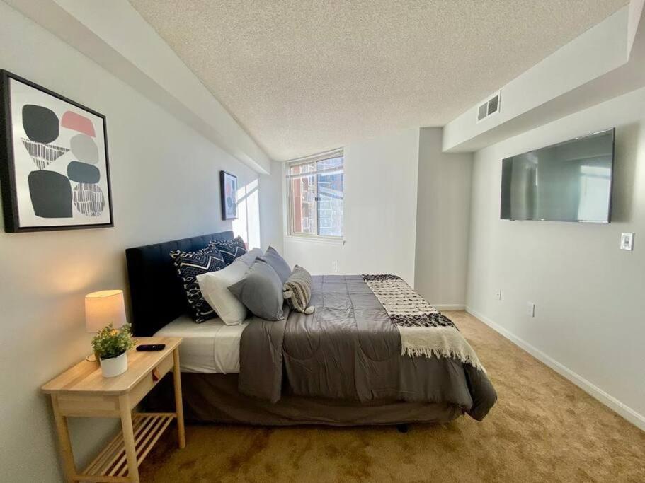 Fantastic 2 Bedroom Condo At Ballston With Gym Арлингтон Экстерьер фото