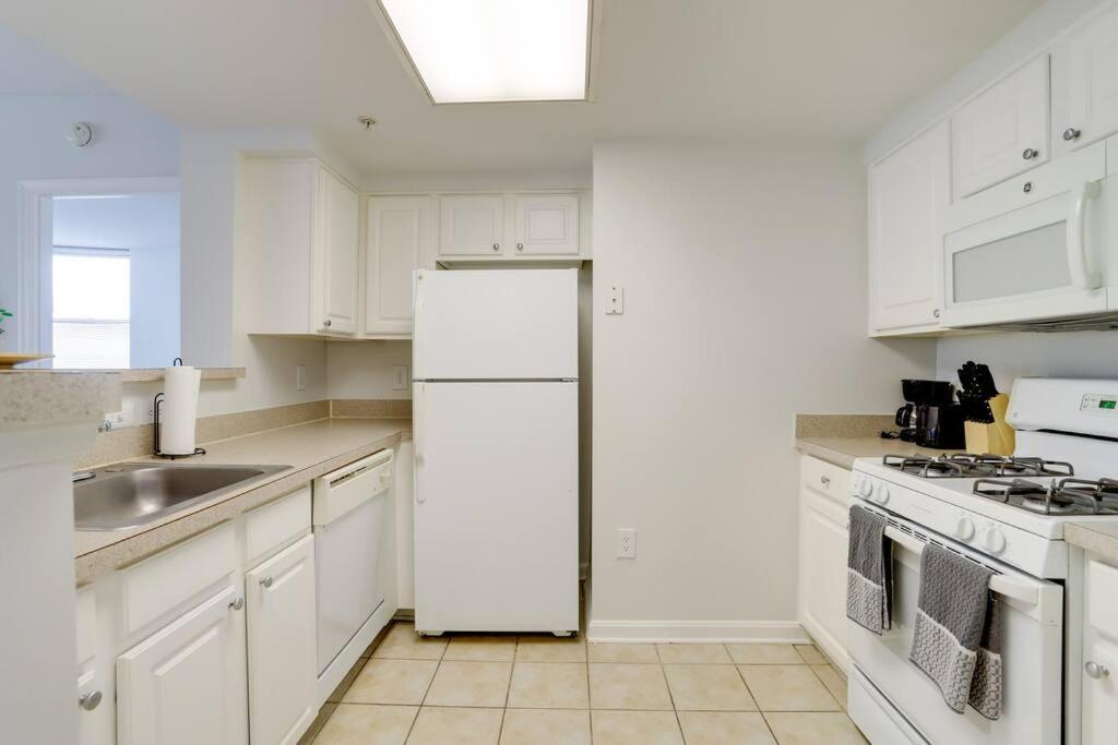 Fantastic 2 Bedroom Condo At Ballston With Gym Арлингтон Экстерьер фото