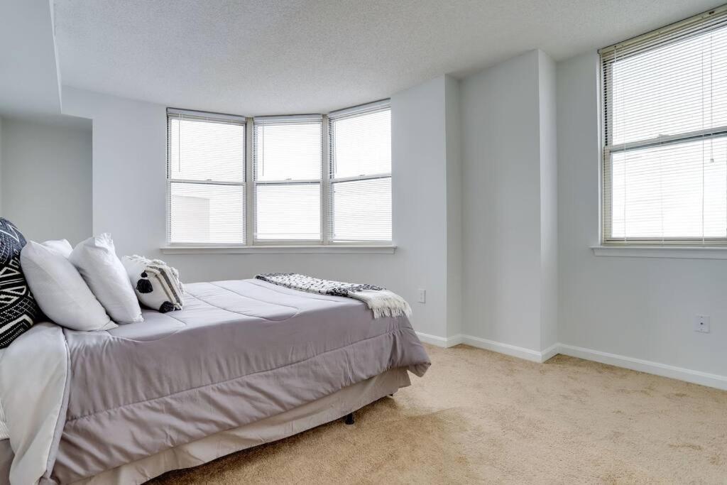 Fantastic 2 Bedroom Condo At Ballston With Gym Арлингтон Экстерьер фото